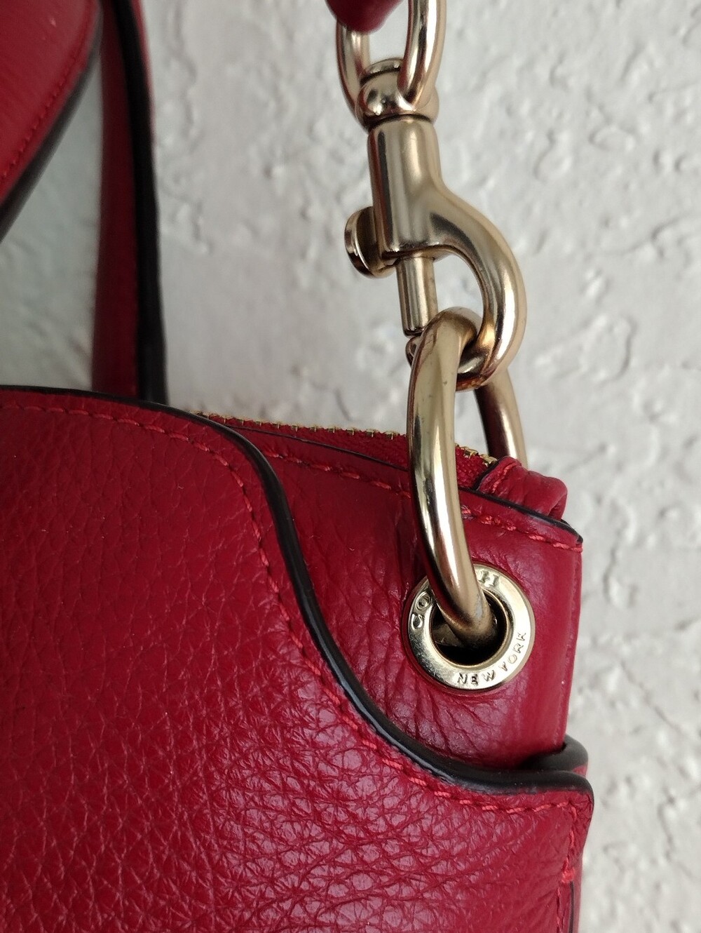 Coach 19117 Red Pebbled Leather Satchel Crossbody Bag Gold C Charm - Picture 8 of 16